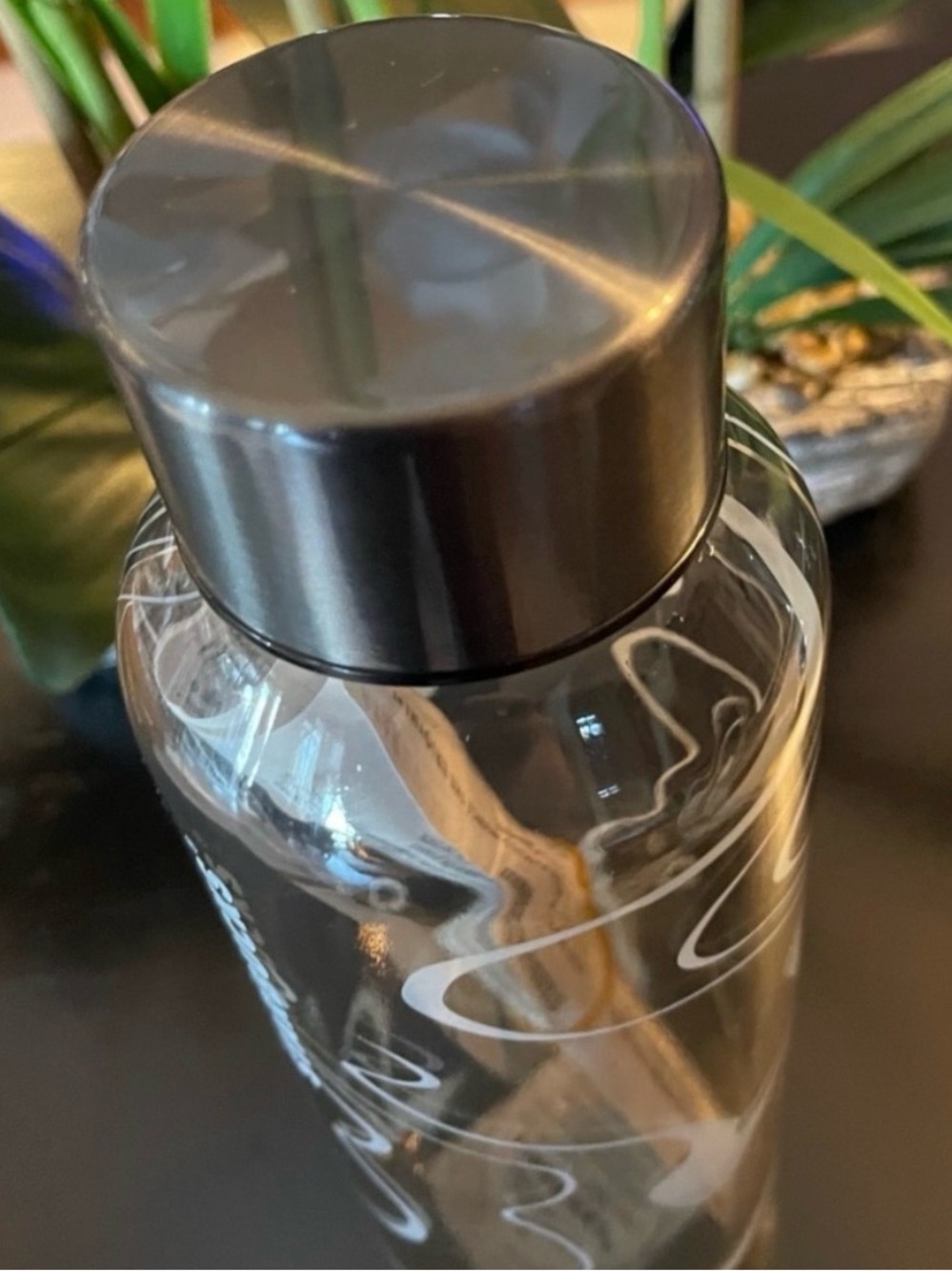New Starbucks glass water bottle tumbler, Smokey grey marble wave 20 oz - Picture 4 of 4